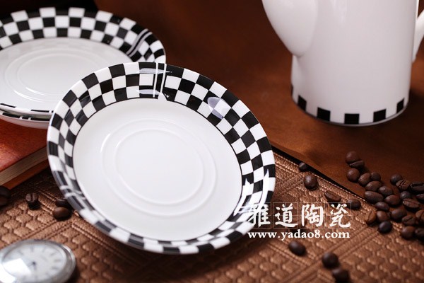 15头黑白格调陶瓷咖啡碟子