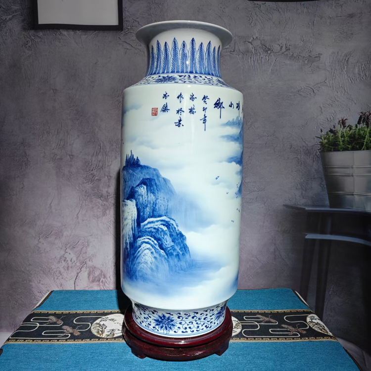 景德镇手绘青花瓷山水陶瓷花瓶(春醉山乡）(图3)