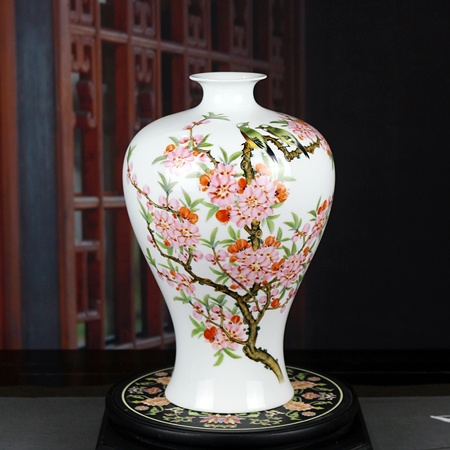 胡慧中手绘陶瓷花瓶摆件（春风含笑）